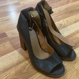 Kelsi Dagger blocked heels